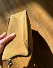 GUCCI | Tan Suede Pochette Boat Bag