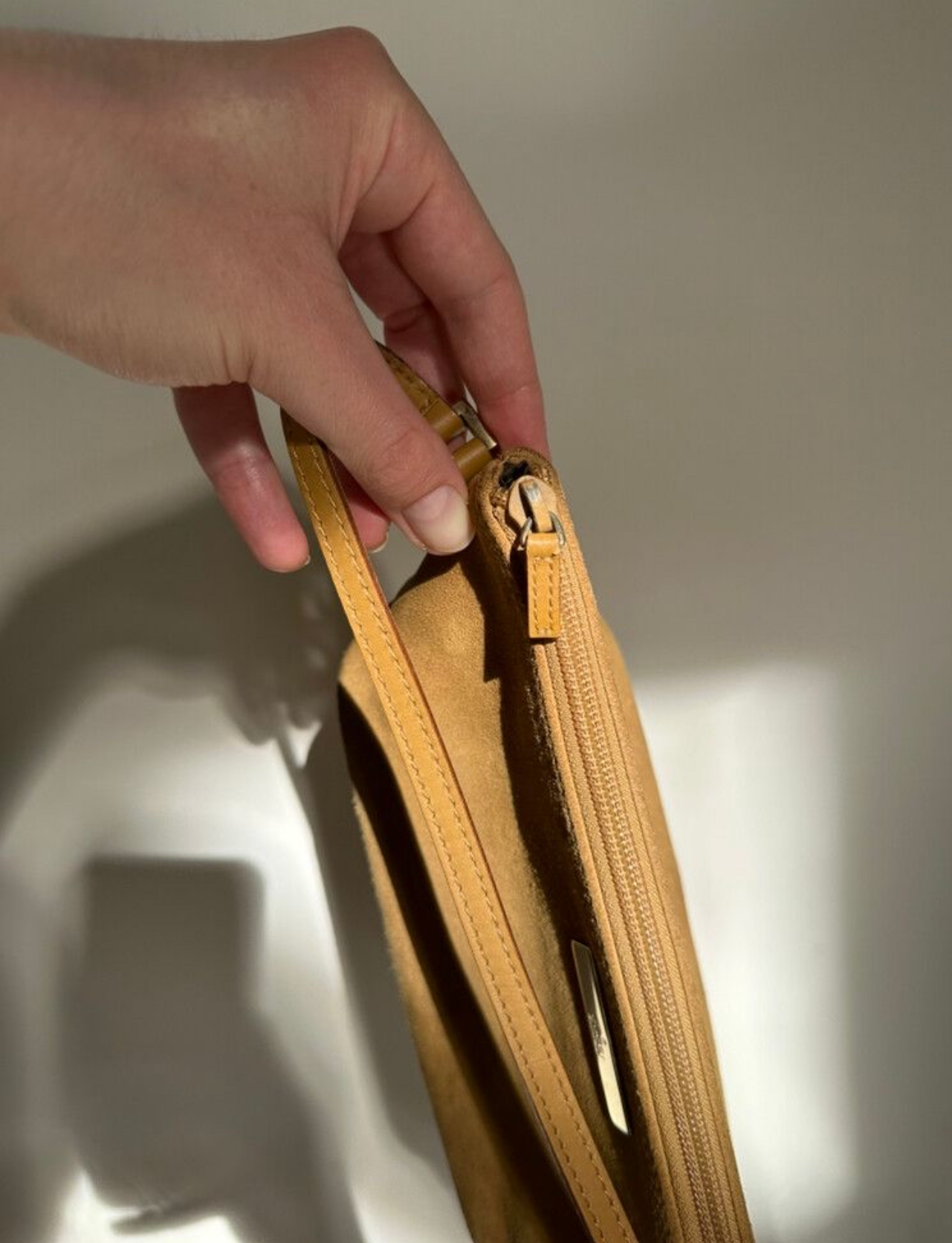 GUCCI | Tan Suede Pochette Boat Bag