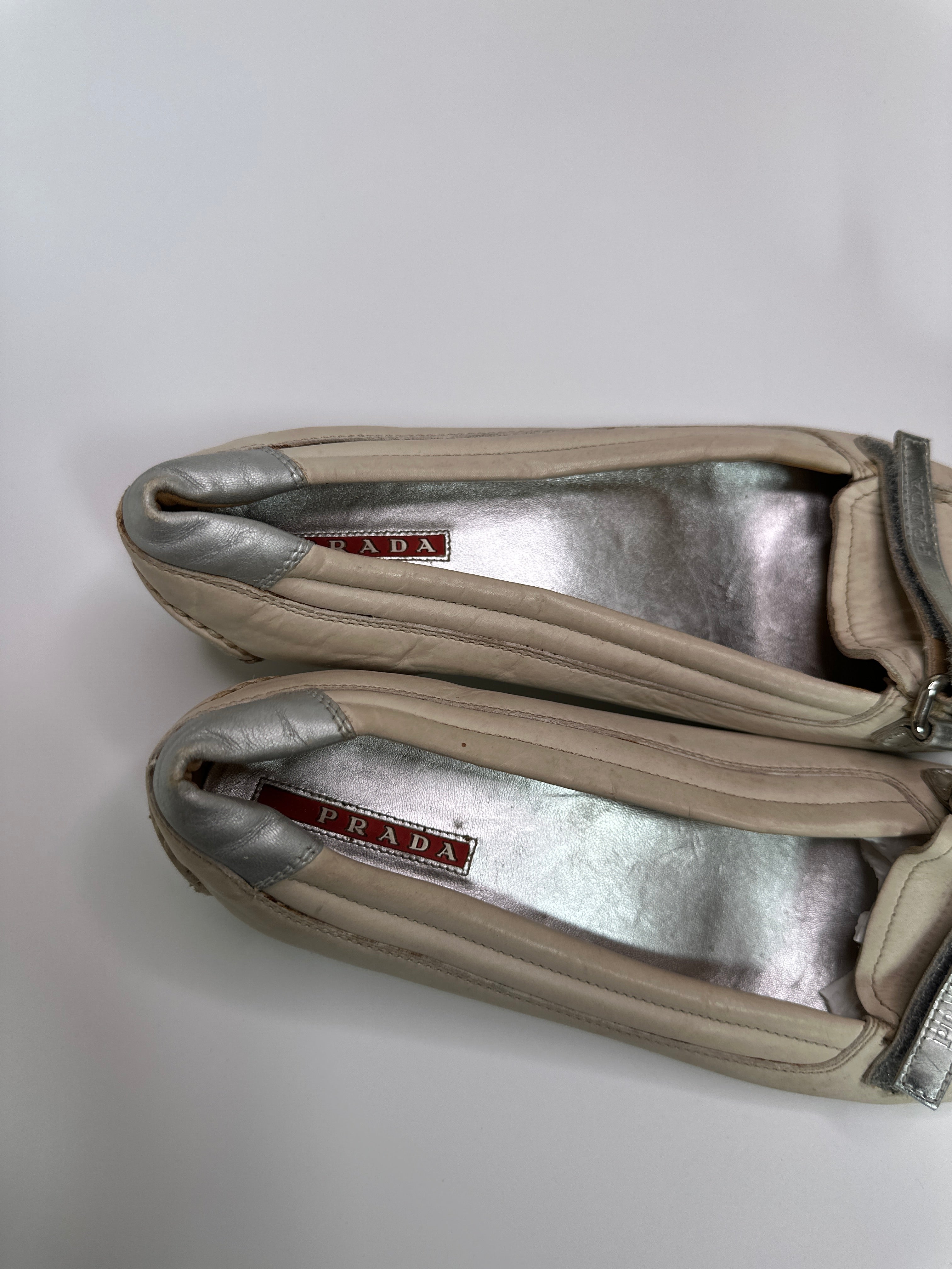 Prada| 00s Loafer Kitten Heels Italy | 38