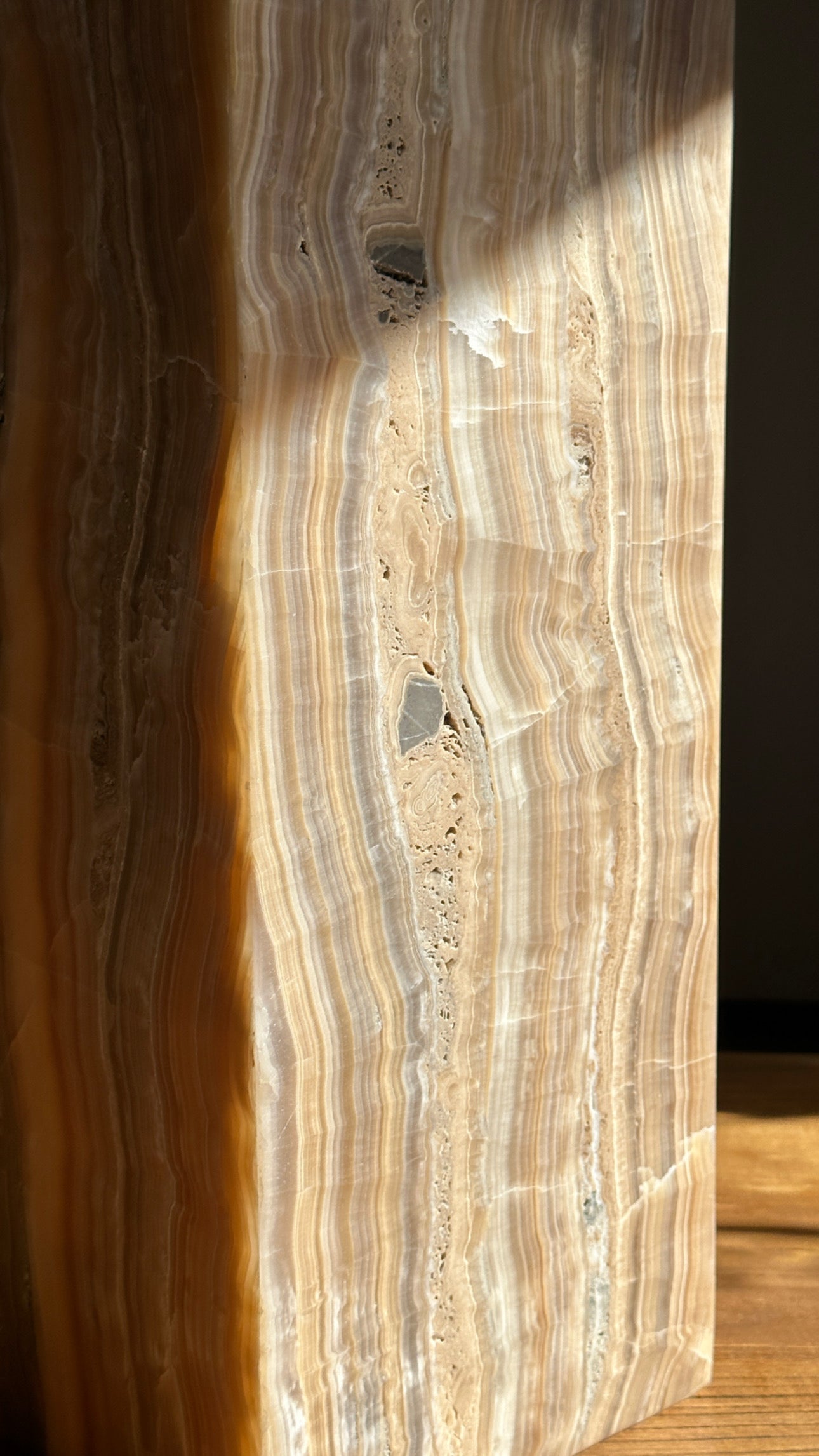 Amber Banded Plinth & Lamp