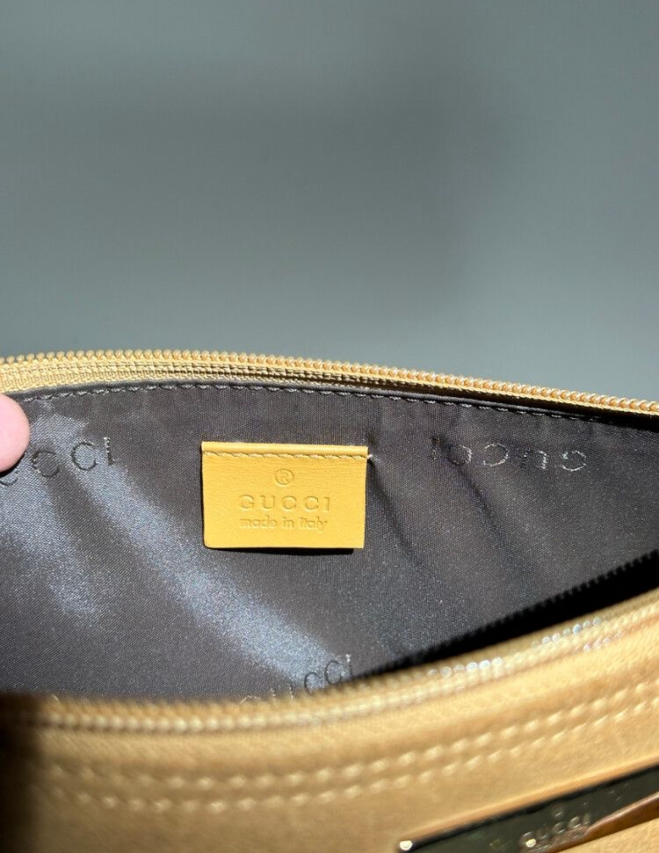 GUCCI | Tan Suede Pochette Boat Bag