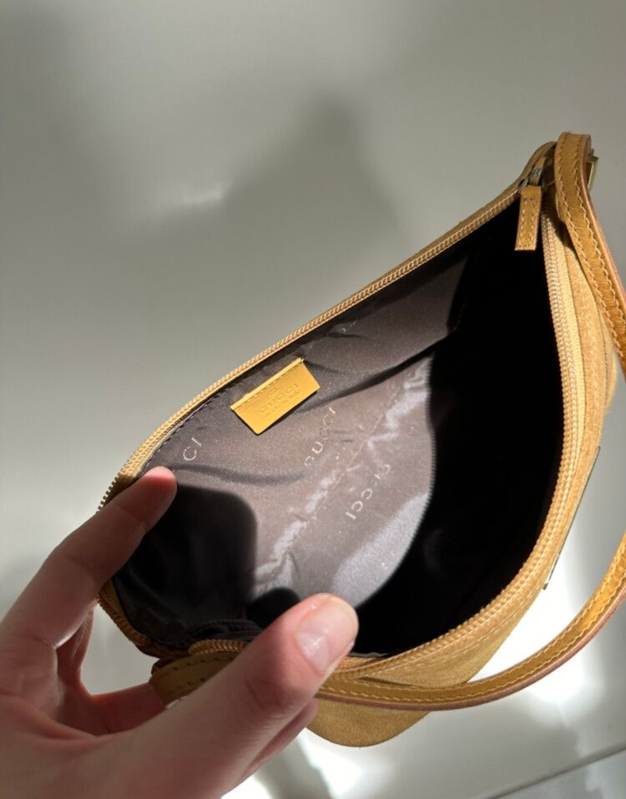 GUCCI | Tan Suede Pochette Boat Bag