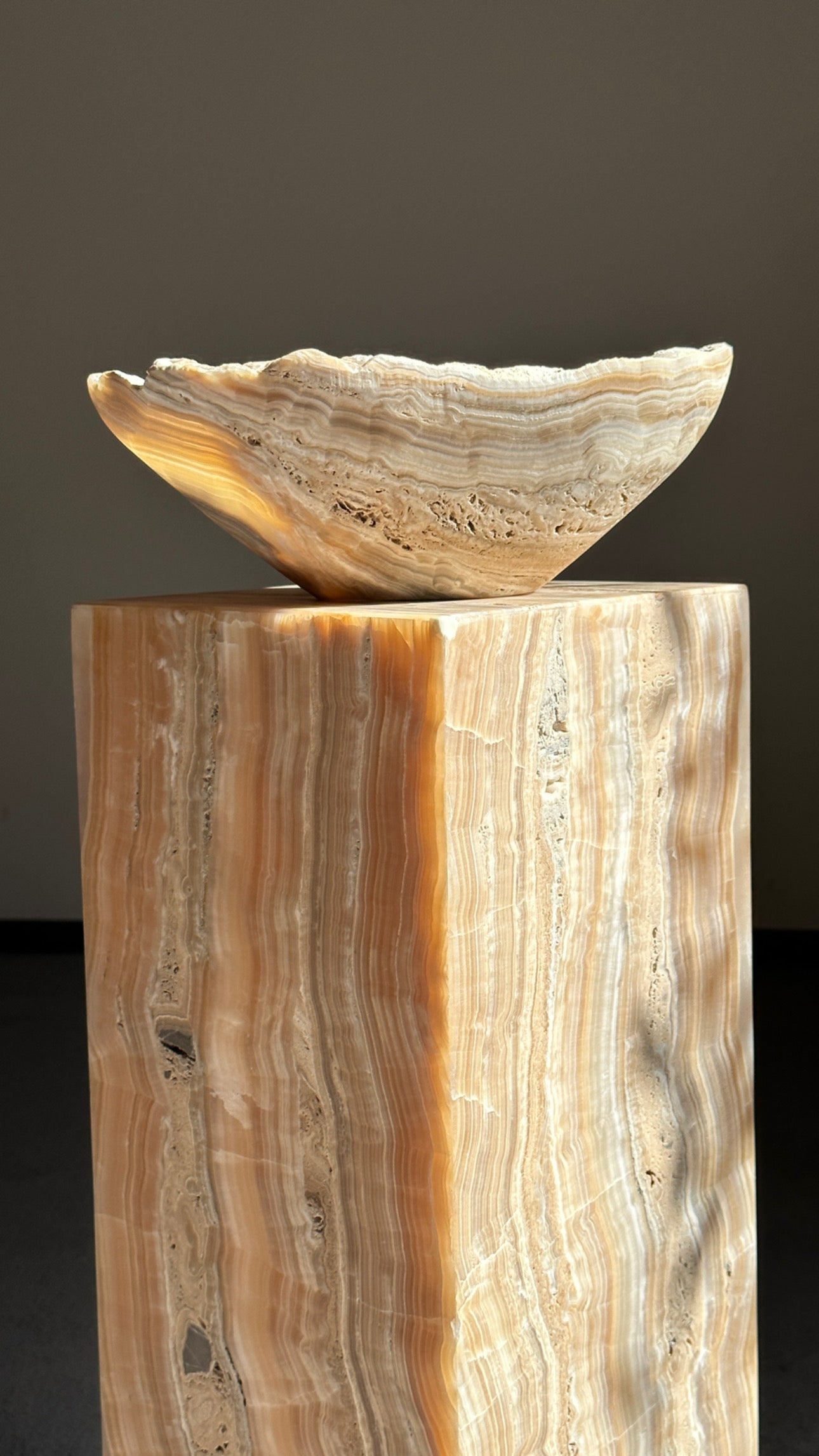 Amber Banded Plinth & Lamp