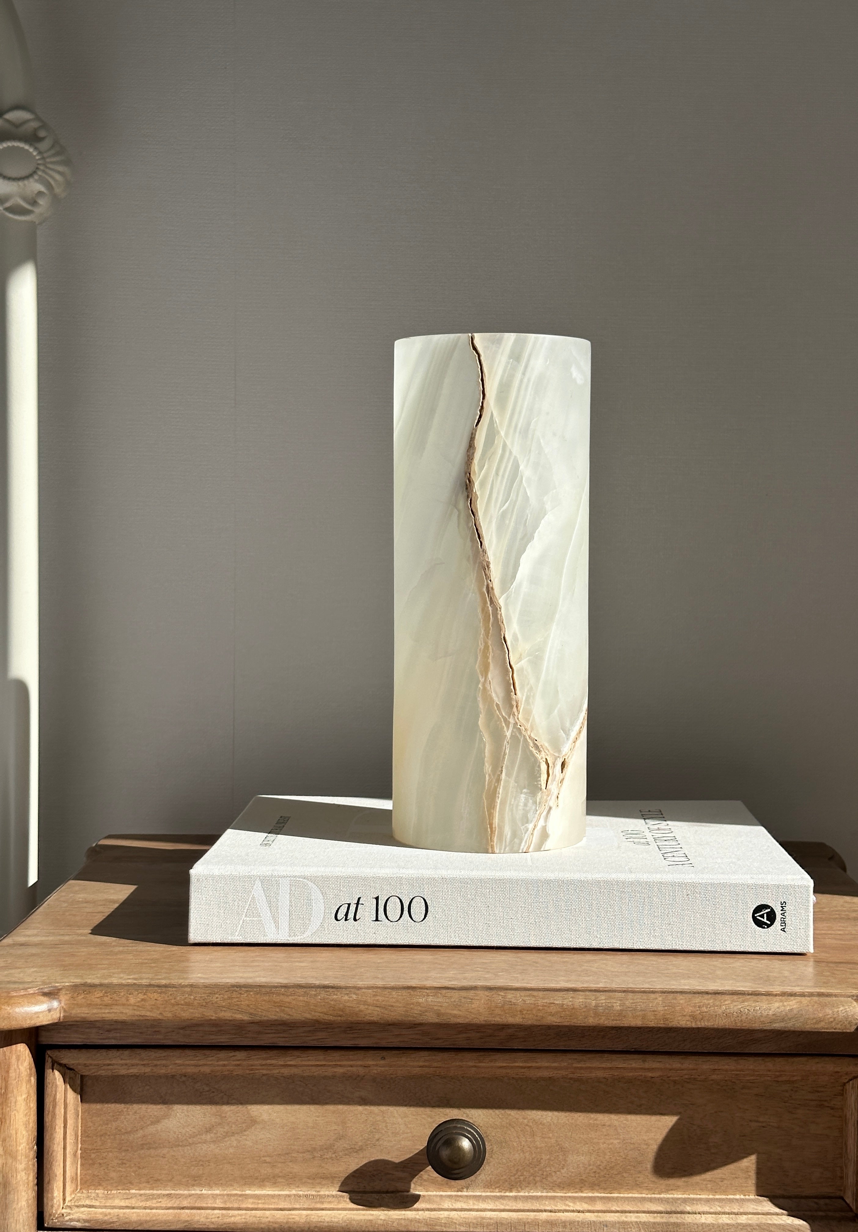 White with Amber Vein Onyx Lamp