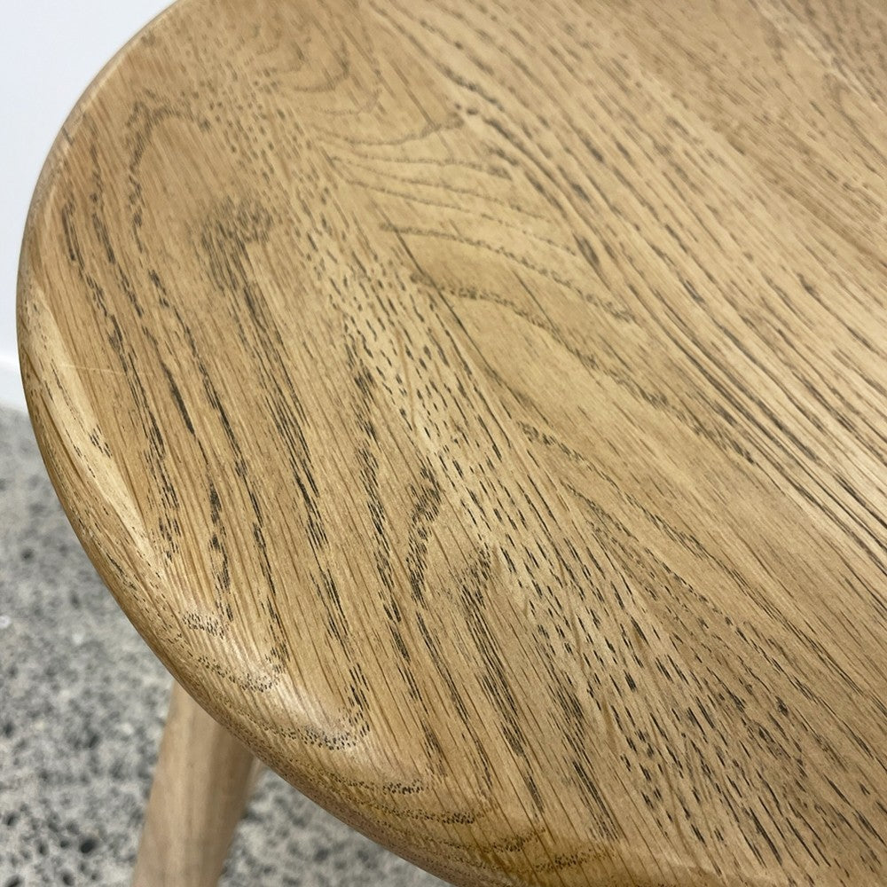 8741_vaasa_oak_barstool_closeup.jpg